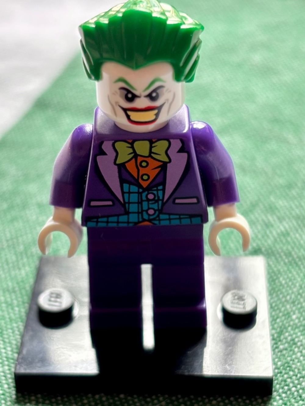 LEGO SUPER HEROES Batman II "The Joker" sh0206 with stand.